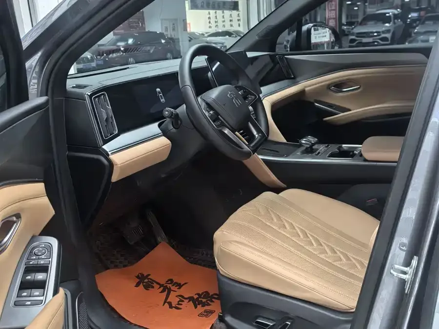 BYD Song L DM-i Song L DM-i 2024 112km Surpassing Edition 2025 — миниатюра 4