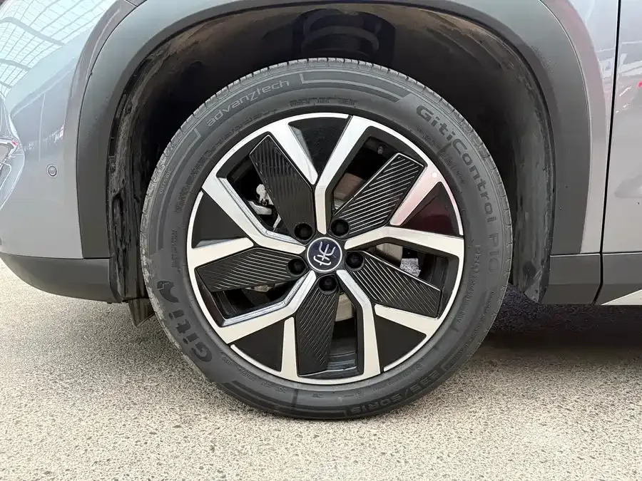 BYD Song L DM-i Song L DM-i 2025 Intelligent Driving Edition 160km Beyond Edition 2025 — миниатюра 2