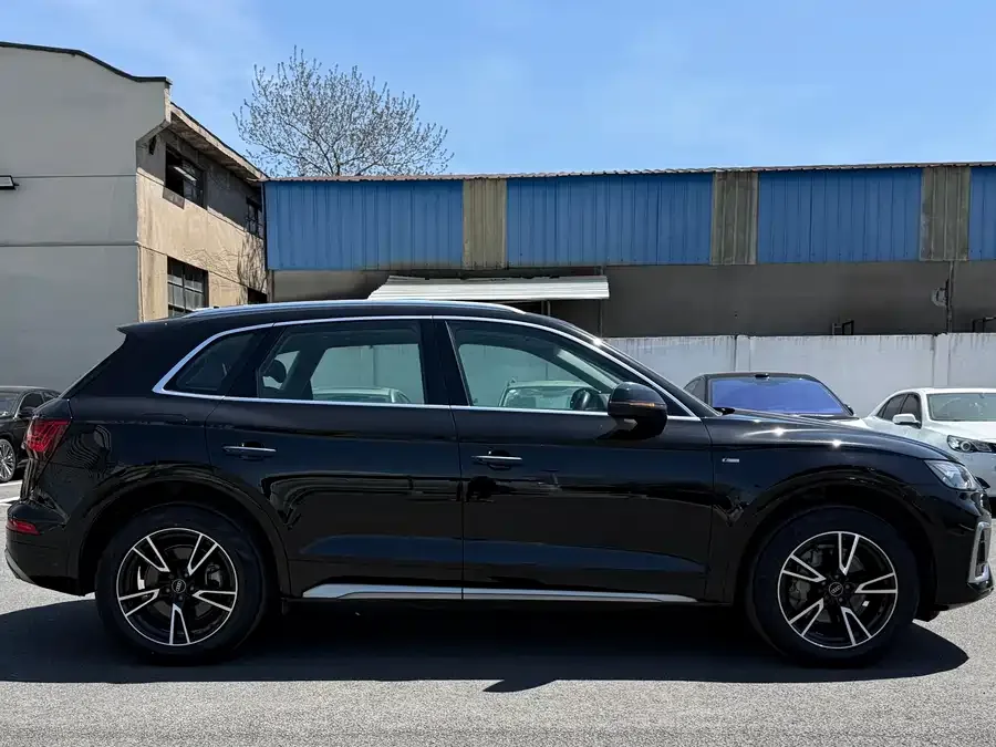 Audi Q5L 2022 40T luxury and dynamic model 2022 — миниатюра 2