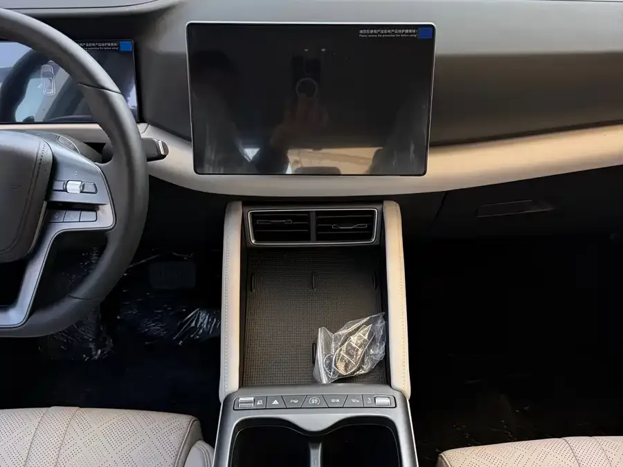 BYD Yuan UP Yuan UP 2025 Smart Driving Edition 401KM Superior Model 2026 — миниатюра 2