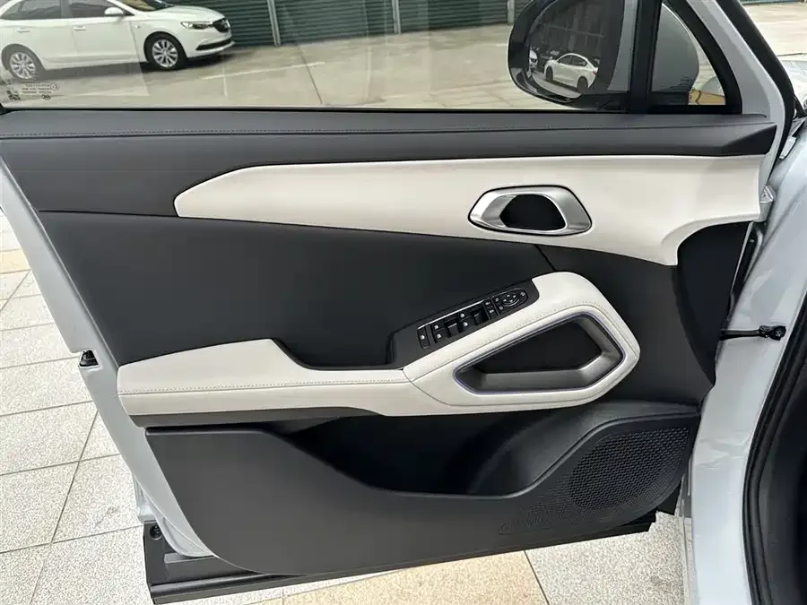 BYD Yuan UP Yuan UP 2025 Smart Driving Edition 401KM Vitality Edition 2026 — миниатюра 5