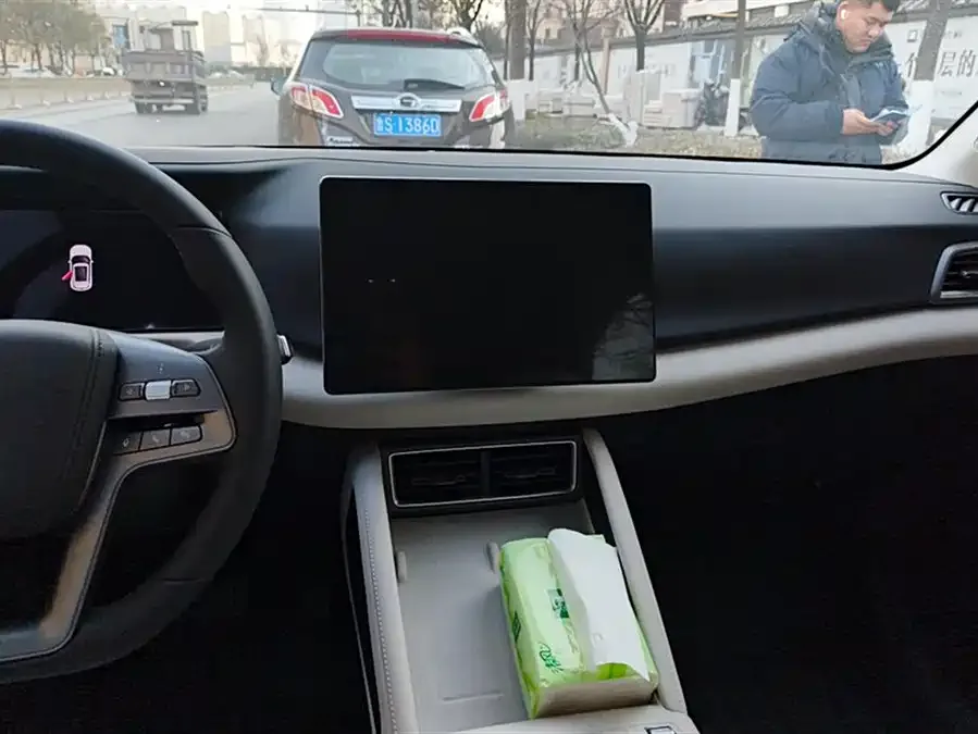 BYD Yuan UP Yuan UP 2025 Smart Driving Edition 401KM Vitality Edition 2025 — миниатюра 4