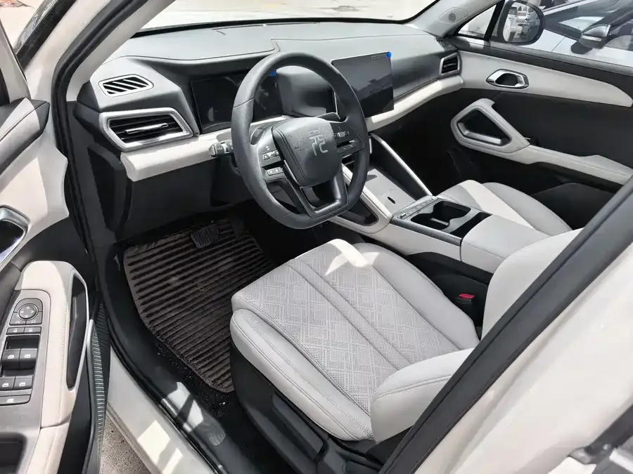 BYD Yuan UP Yuan UP 2025 301KM Pilot Edition 2025 — миниатюра 3