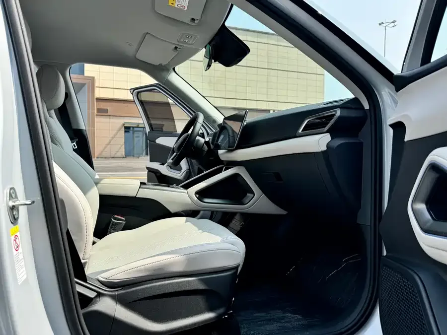 BYD Yuan UP Yuan UP 2025 Smart Driving Edition 401KM Vitality Edition 2025 — миниатюра 3