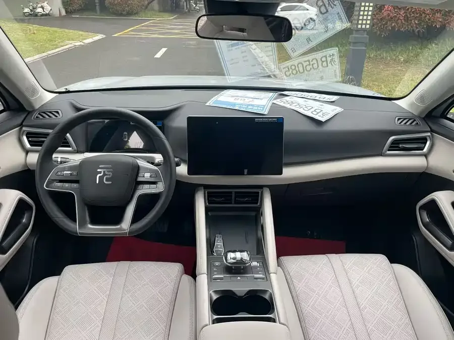 BYD Yuan UP Yuan UP 2024 401KM Leading Model 2024 — миниатюра 2