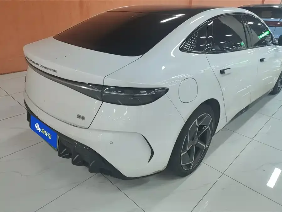 BYD seal Haibao 2022 700km long-range rear-wheel drive version 2023 — миниатюра 3