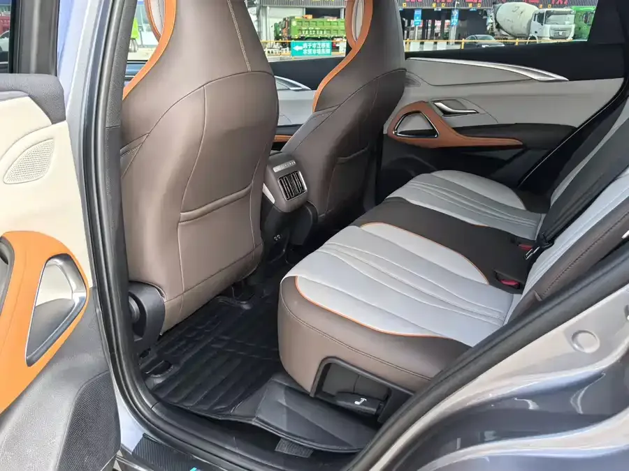 BYD Song Pro New Energy Song Pro New Energy 2022 DM-i 51km Luxury Edition 2022 — миниатюра 3