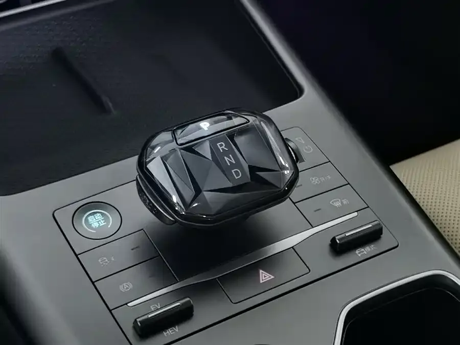BYD Song Pro New Energy Song Pro New Energy 2025 Second Generation DM-i 115KM Beyond Edition 2025 — миниатюра 4