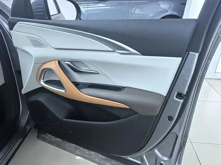 BYD Song Pro New Energy Song Pro New Energy 2022 DM-i 51km Luxury Edition 2022 — миниатюра 2