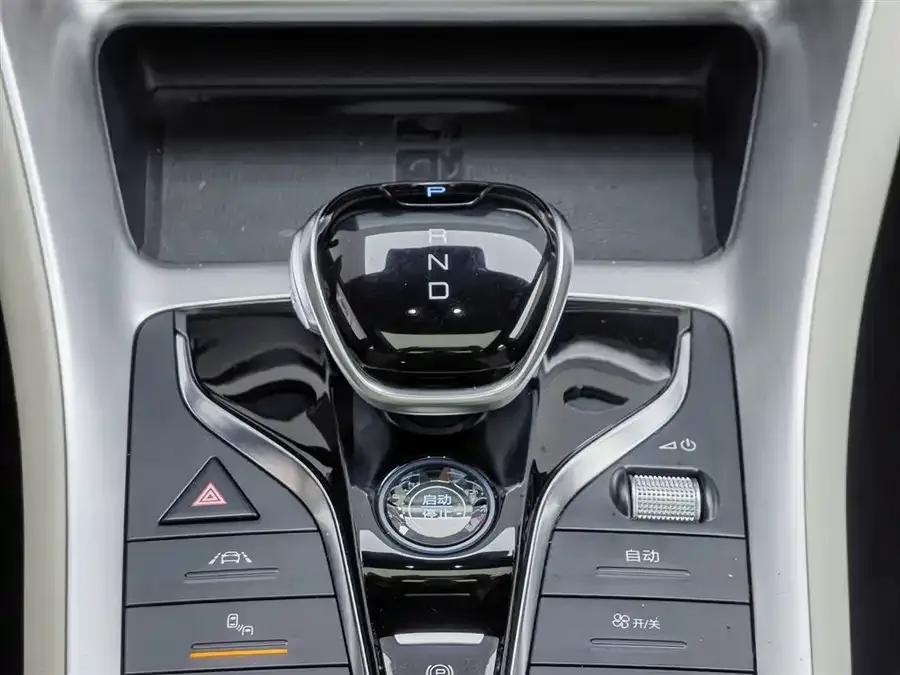 BYD Song Pro New Energy Song Pro New Energy 2022 DM-i 110km Flagship Pro 2023 — миниатюра 4