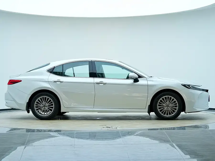 Toyota Camry Camry 2026 2.0GVP Luxury Edition 2026 — миниатюра 2