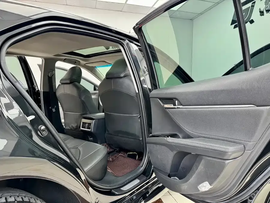 Toyota Camry Camry 2021 2.0G Deluxe Edition 2023 — миниатюра 5