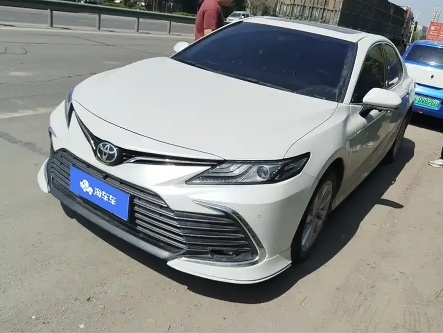 Toyota Camry Camry 2021 2.0G Deluxe Edition 2022 — фото 1, купить с доставкой в Москву