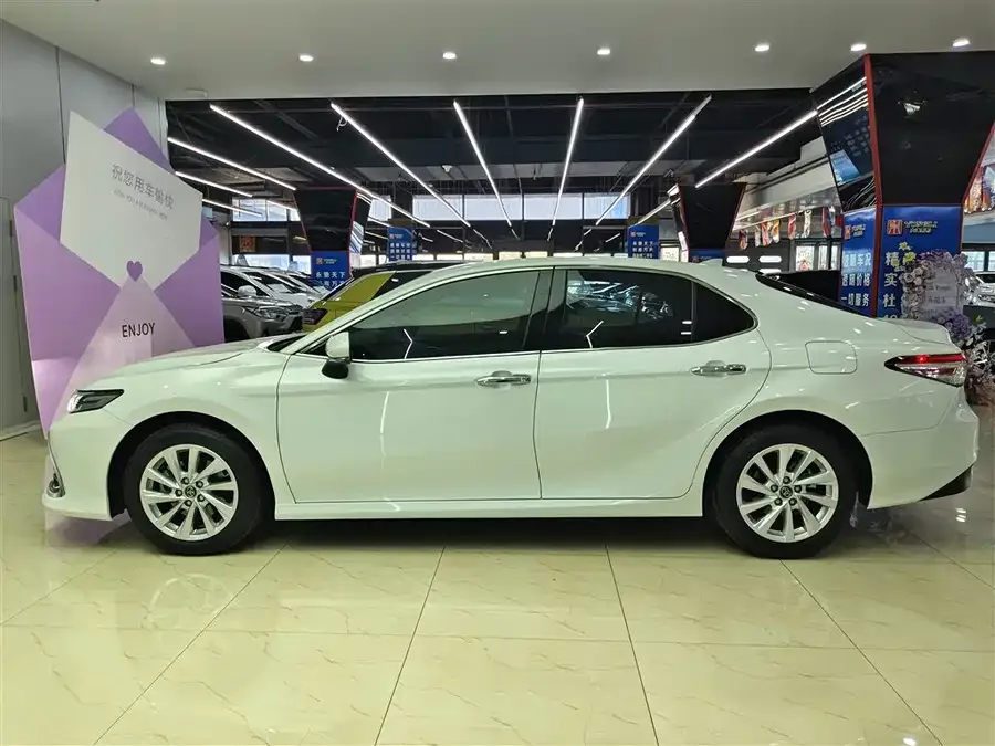 Toyota Camry Camry 2021 2.0G Deluxe Edition 2023 — миниатюра 4