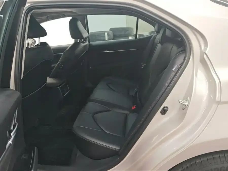 Toyota Camry Camry 2021 2.0G Deluxe Edition 2022 — миниатюра 5