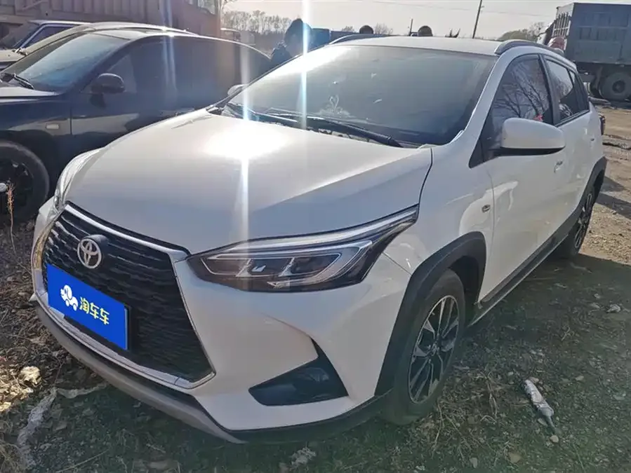Toyota YARiS L YARiS L 2022 YARiS X 1.5L CVT Leading PLUS Edition 2023 — фото 1, купить с доставкой в Москву