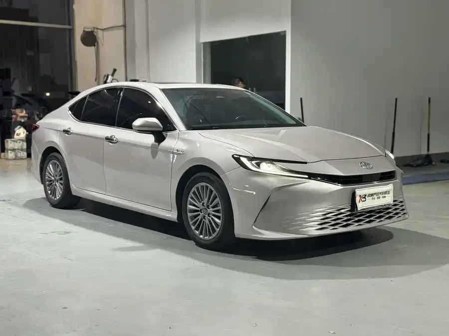 Toyota Camry Camry 2024 Hybrid 2.0HGVP Luxury Edition 2024 — миниатюра 3