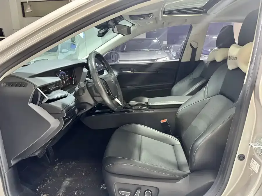 Toyota Camry Camry 2024 Hybrid 2.0HGVP Luxury Edition 2024 — миниатюра 5