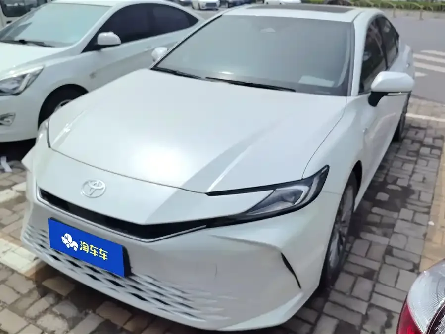 Toyota Camry Camry 2024 Hybrid 2.0HGVP Luxury Edition 2025 — фото 1, купить с доставкой в Москву