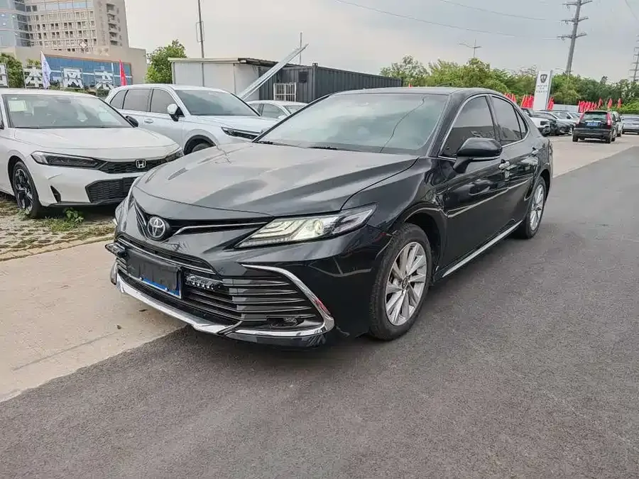 Toyota Camry Camry 2023 2.0G Deluxe Edition 2023 — фото 1, купить с доставкой в Москву