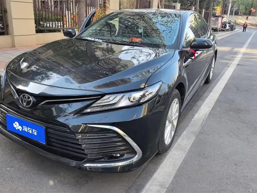 Toyota Camry Camry 2021 2.0G Deluxe Edition 2022 — фото 1, купить с доставкой в Москву