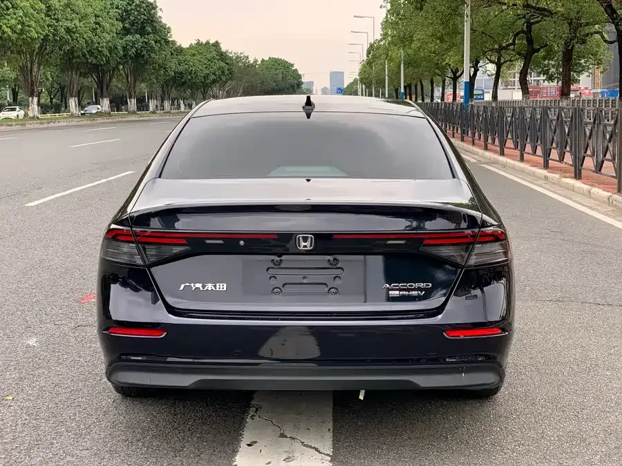 Honda Accord New Energy Accord New Energy 2023 2.0L e:PHEV Luxury Edition 2025 — миниатюра 2