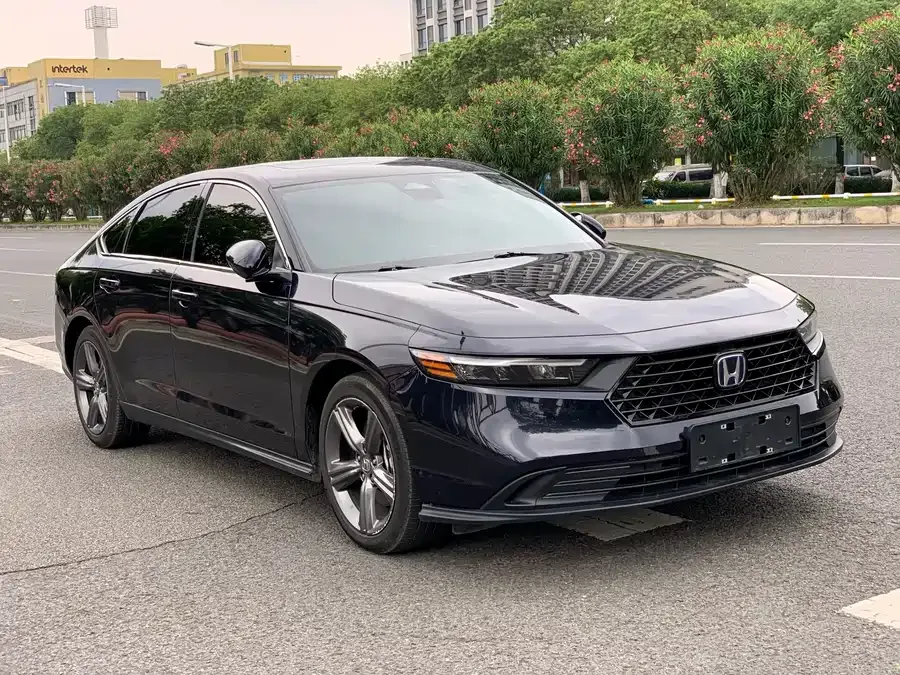 Honda Accord New Energy Accord New Energy 2023 2.0L e:PHEV Luxury Edition 2025 — миниатюра 3