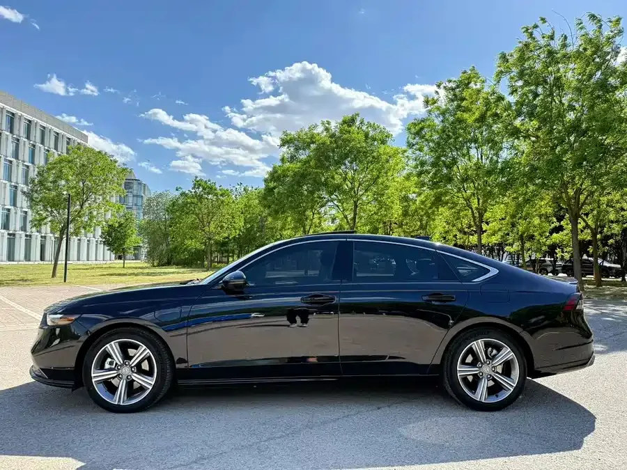 Honda Accord New Energy Accord New Energy 2023 2.0L e:PHEV Premium Edition 2024 — миниатюра 3