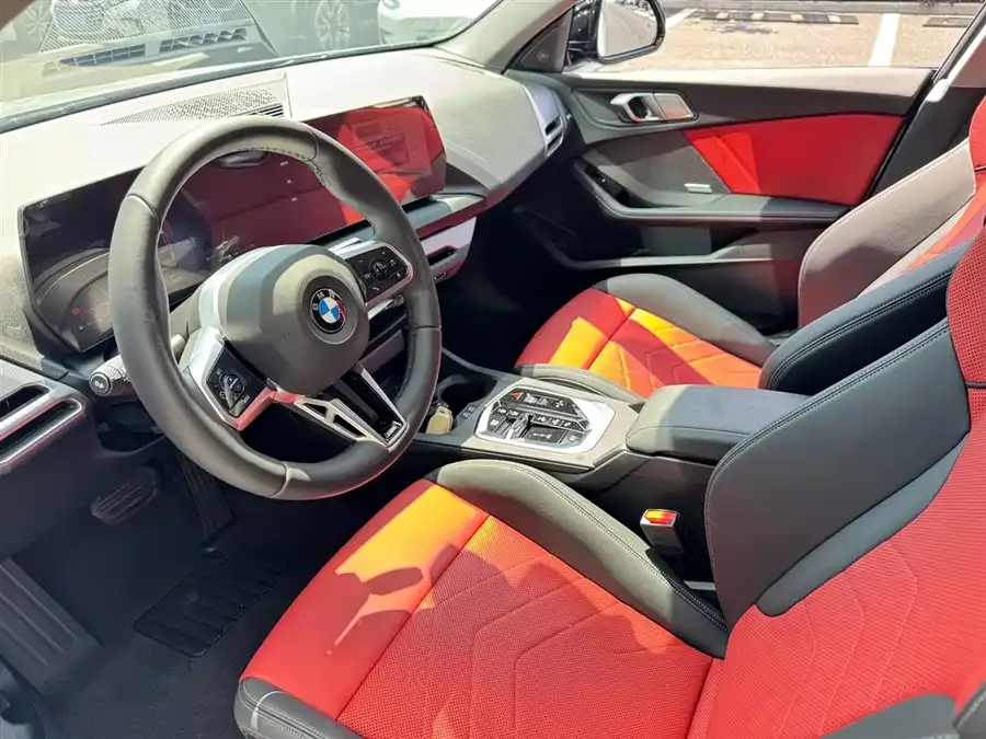BMW 2 series BMW 2 Series 2025 225L M Sport Night Edition 2025 — миниатюра 4