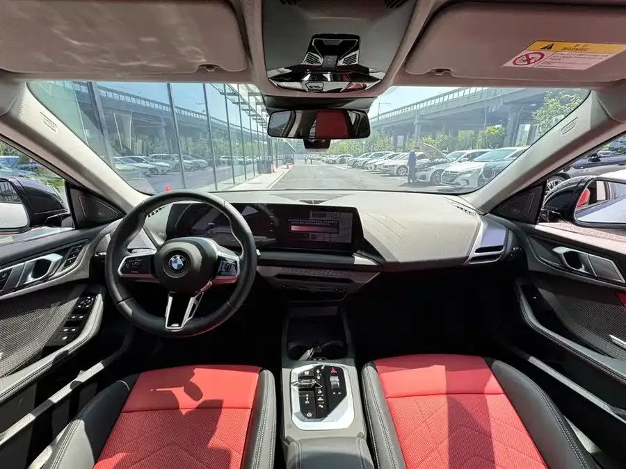 BMW 2 series BMW 2 Series 2025 225L M Sport Night Edition 2025 — миниатюра 5