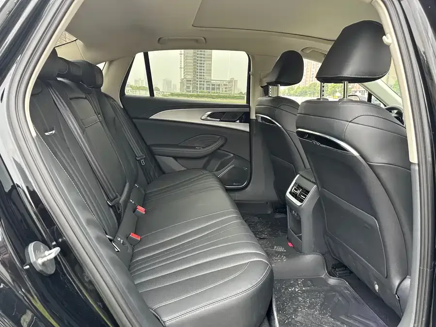 Hongqi H5 Hongqi H5 2023 1.5T DCT Zhilian Qiyue Edition 2022 — миниатюра 2