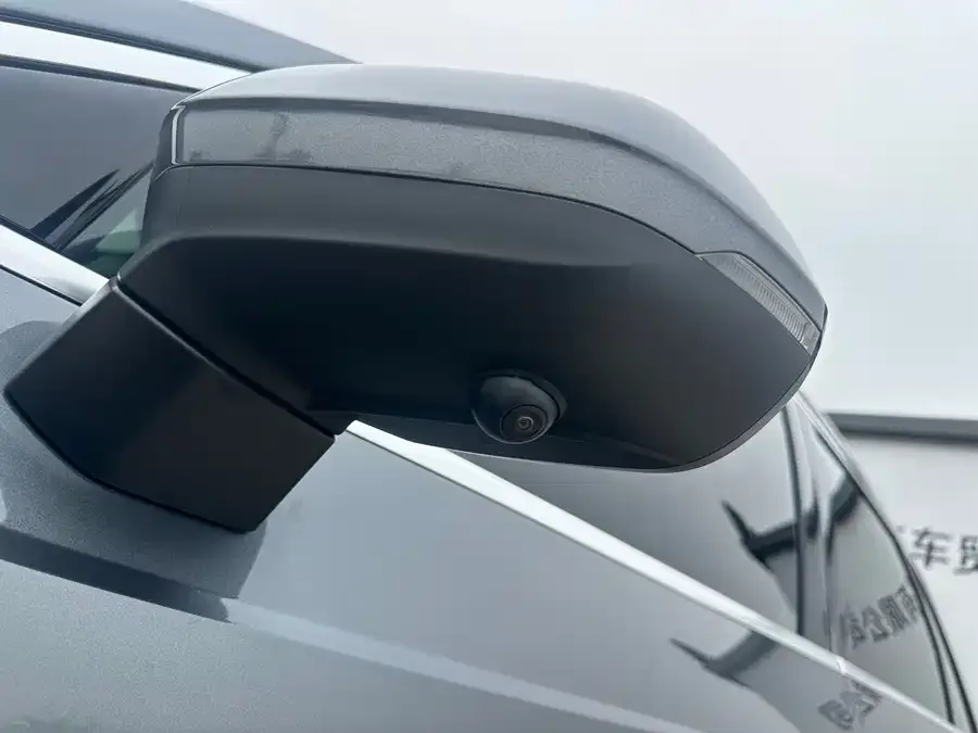 Audi Q3 2023 35 TFSI Fashion Dynamic Edition (1.4T) 2022 — миниатюра 2