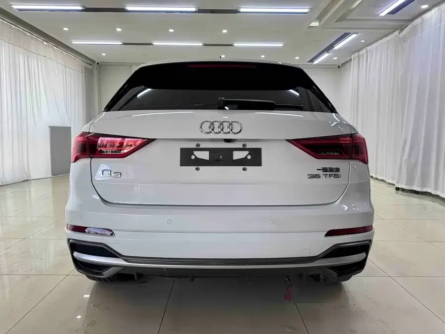 Audi Q3 2022 35 TFSI Fashionable and Dynamic 2022 — миниатюра 2