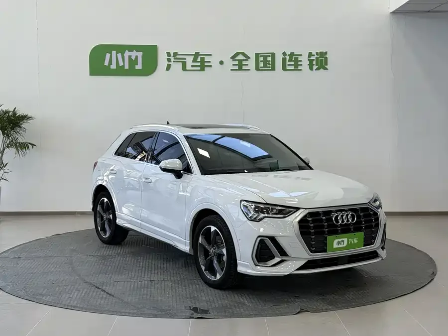 Audi Q3 2022 35 TFSI Fashionable and Dynamic 2023 — миниатюра 2