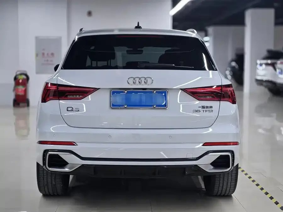 Audi Q3 2024 35 TFSI Fashion Dynamic Edition 2023 — миниатюра 3