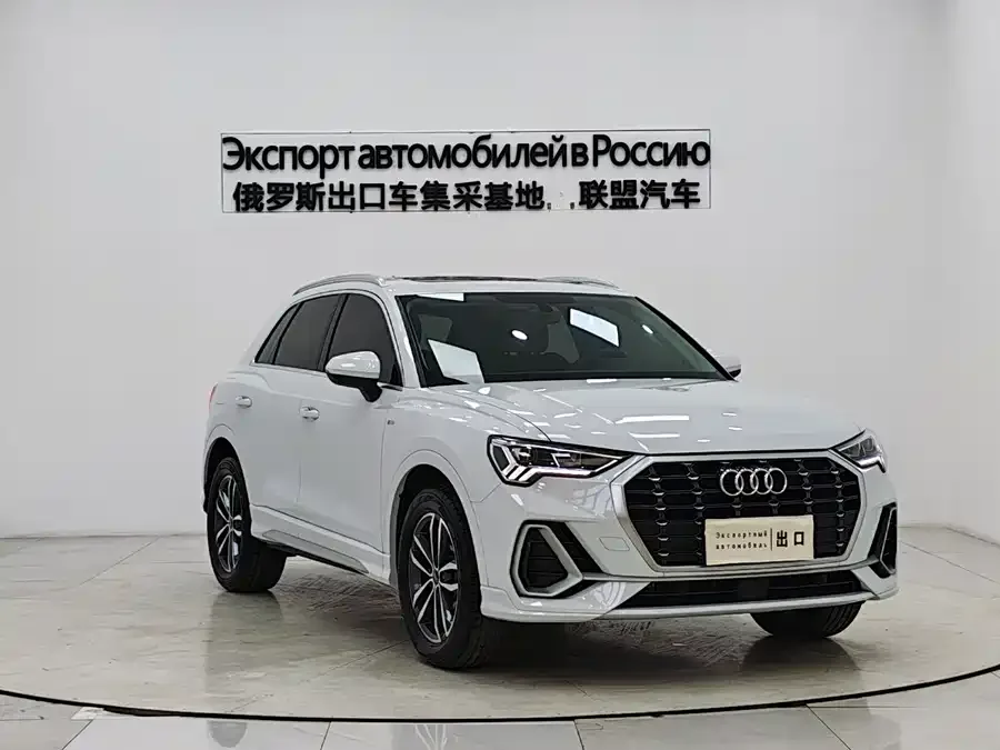 Audi Q3 2022 35 TFSI aggressive and dynamic model 2022 — миниатюра 3