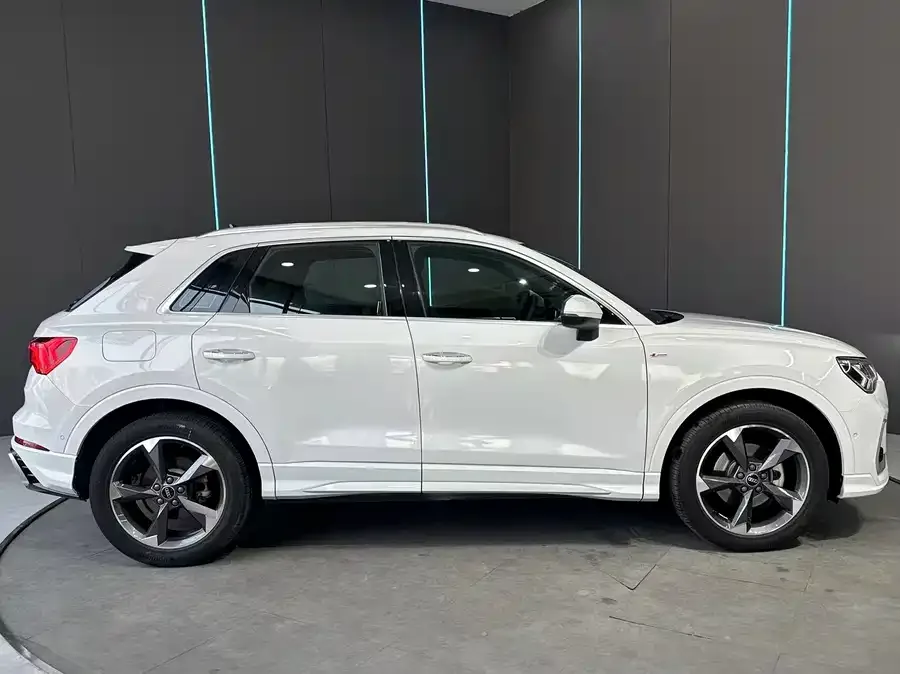 Audi Q3 2024 35 TFSI Fashion Dynamic Edition 2024 — миниатюра 2