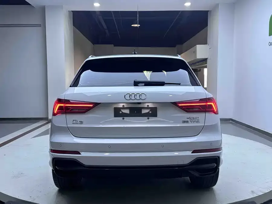Audi Q3 2023 35 TFSI Fashion Dynamic Edition (1.4T) 2023 — миниатюра 2