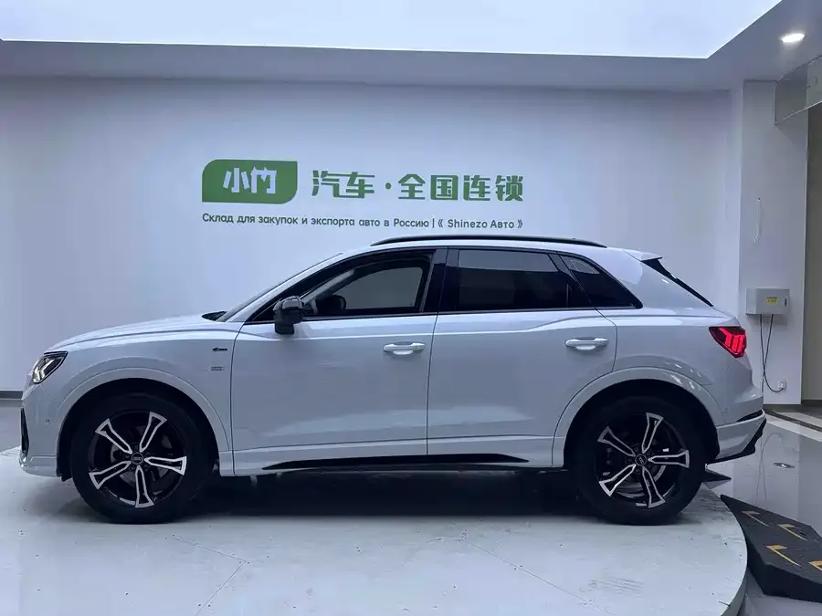 Audi Q3 2023 35 TFSI Fashion Dynamic Edition (1.4T) 2023 — миниатюра 4