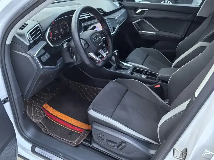 Audi Q3 2022 35 TFSI Fashionable and Dynamic 2022 — миниатюра 2