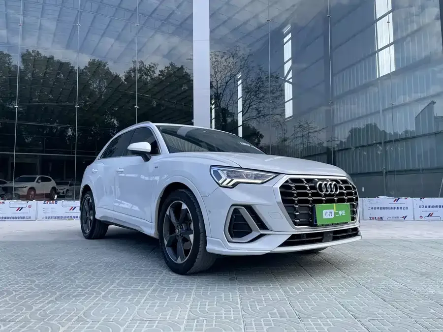Audi Q3 2022 35 TFSI Fashionable and Dynamic 2022 — миниатюра 3