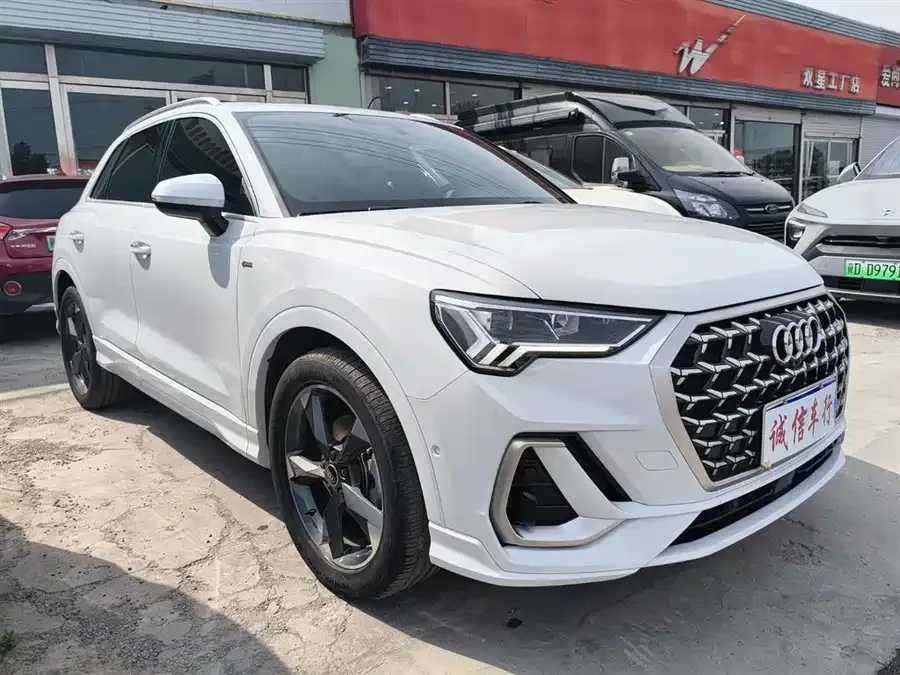 Audi Q3 2024 35 TFSI Fashion Dynamic Edition 2024 — миниатюра 3
