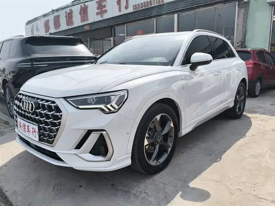 Audi Q3 2024 35 TFSI Fashion Dynamic Edition 2024 — фото 1, купить с доставкой в Москву