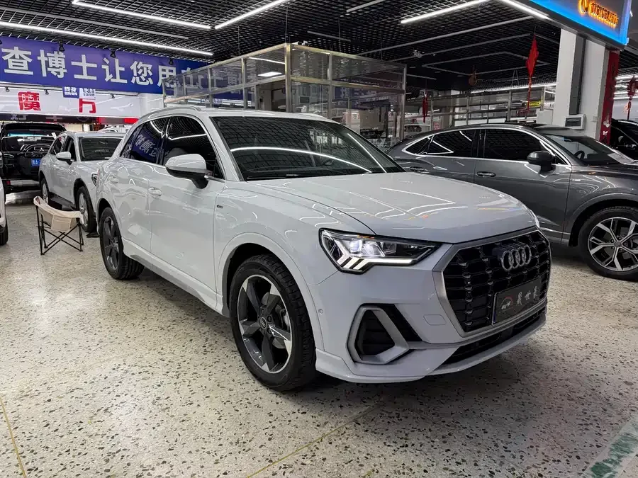 Audi Q3 2022 35 TFSI Fashionable and Dynamic 2022 — миниатюра 3