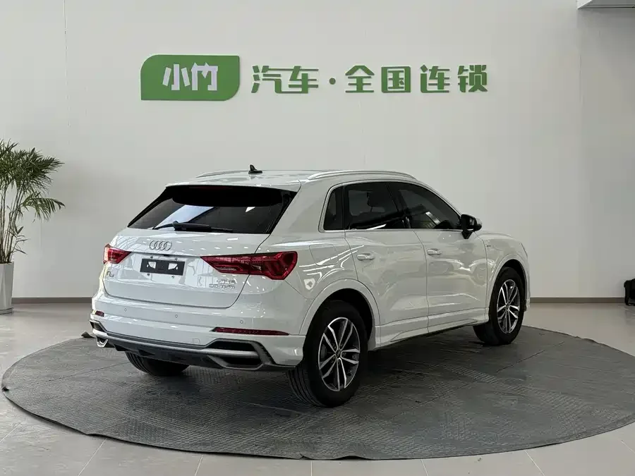 Audi Q3 2022 35 TFSI aggressive and dynamic model 2022 — миниатюра 4