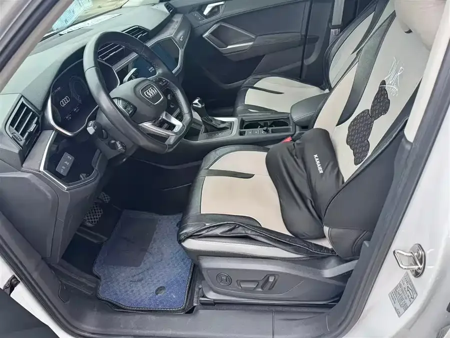 Audi Q3 2023 35 TFSI Fashion Dynamic Edition (1.4T) 2023 — миниатюра 2