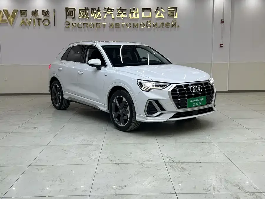 Audi Q3 2023 35 TFSI Fashion Dynamic Edition (1.4T) 2023 — миниатюра 3