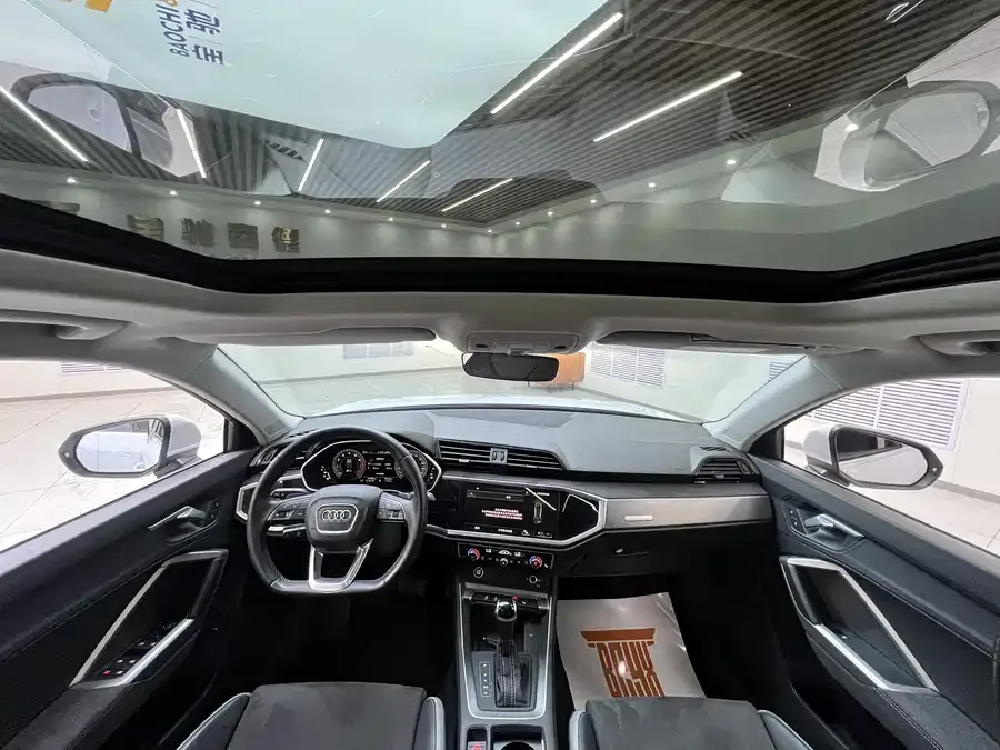 Audi Q3 2023 35 TFSI Fashion Dynamic Edition (1.4T) 2023 — миниатюра 4