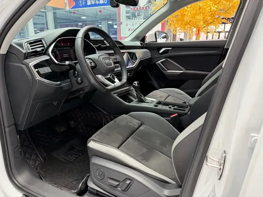 Audi Q3 2022 35 TFSI Fashionable and Dynamic 2022 — миниатюра 2