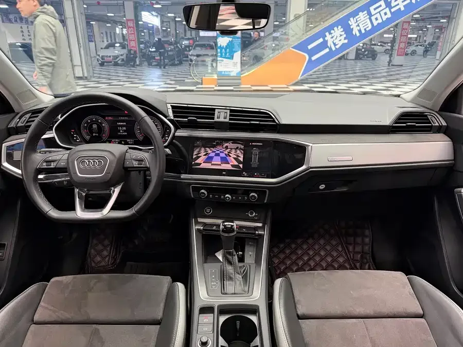 Audi Q3 2022 35 TFSI Fashionable and Dynamic 2022 — миниатюра 5